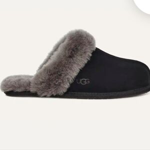 UGG Women's Scuffette Shearling Mule Slippers. Black/gray. Size 12